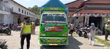 PENDISTRIBUSIKAN LOGISTIK PEMILU 2024 DI DESA MALASAN